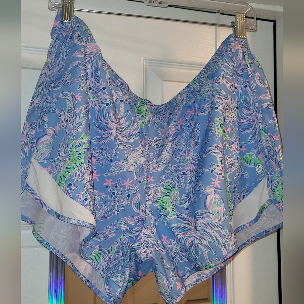 Lilly Pulitzer Ocean Trail shorts in Turtle Package